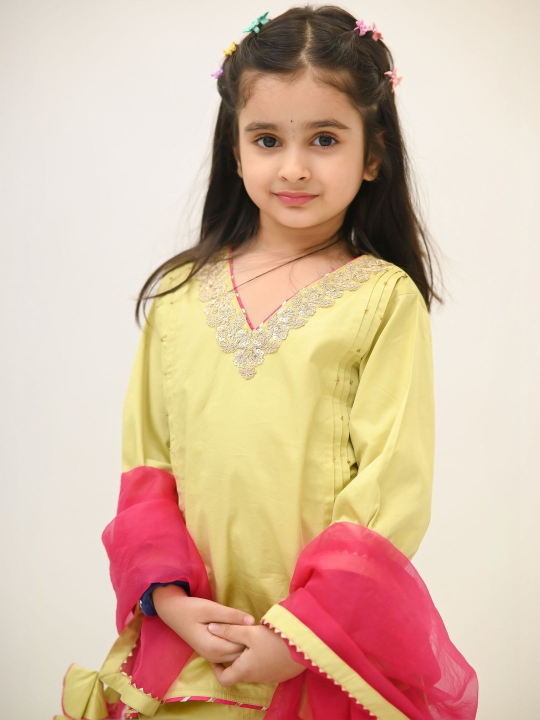 Peekaaboo Kids Girls Regular Sequinned Pure Cotton Kurta with Trousers & With Dupatta-image-12