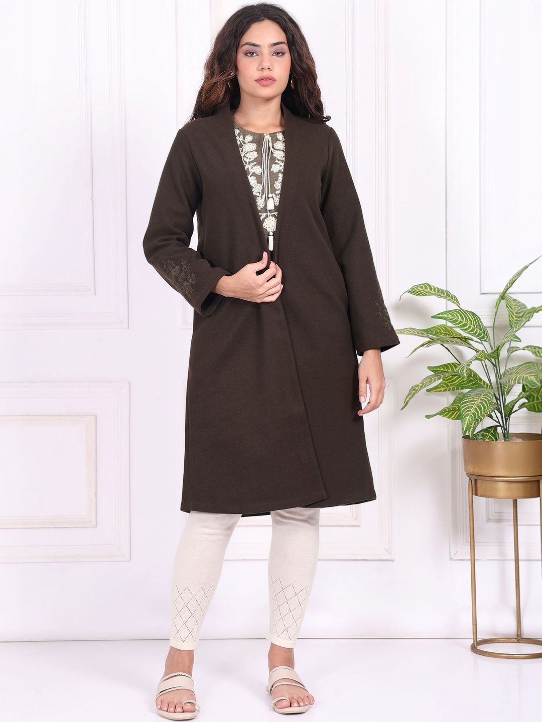 W Embroidered Straight Shrug-picture-27