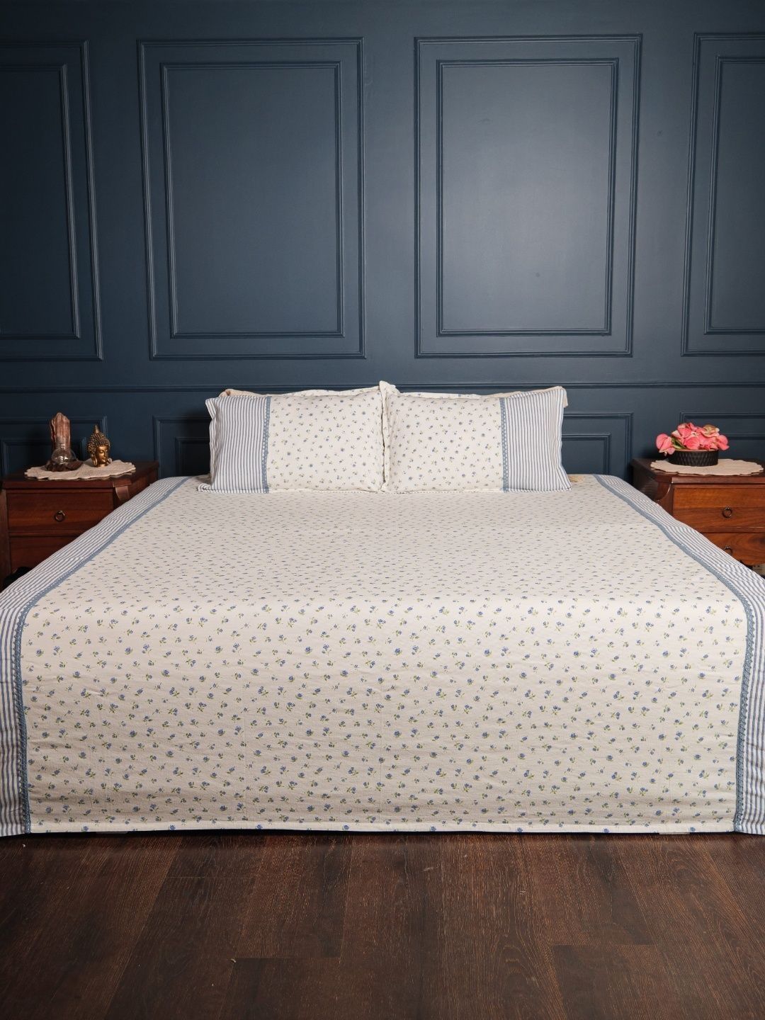 Ammorada White & Blue Floral Printed Cotton Double King Bed Covers-image-42