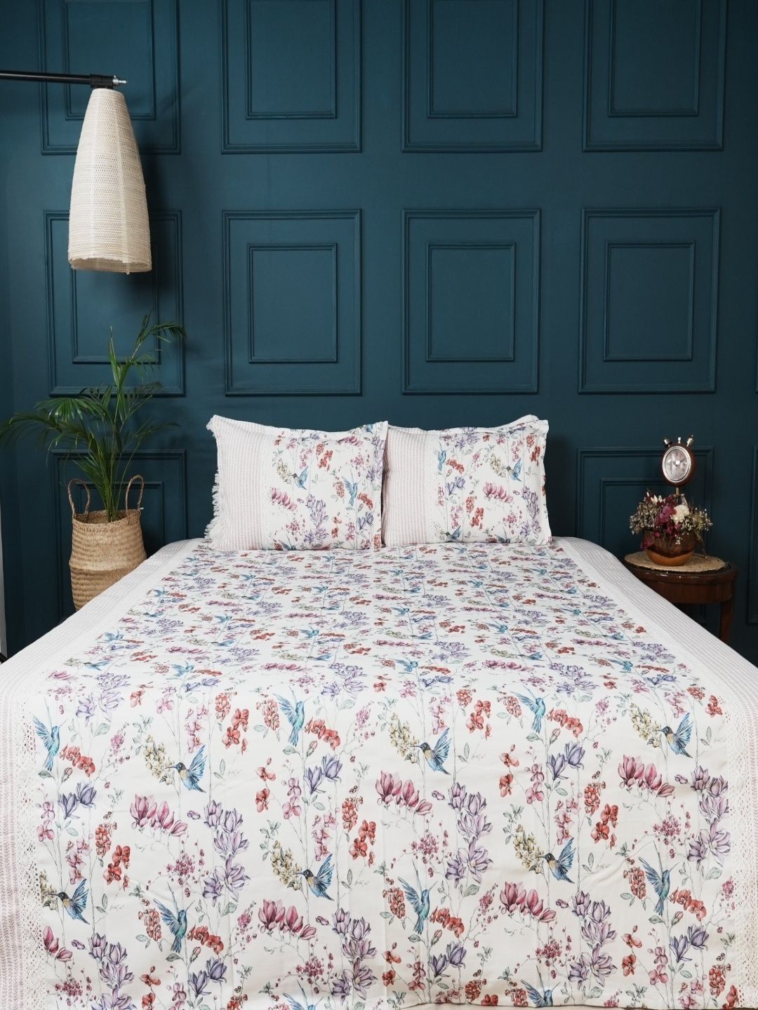 Ammorada White & Purple Floral Printed Cotton 225 GSM Double King Bed Covers-image-36