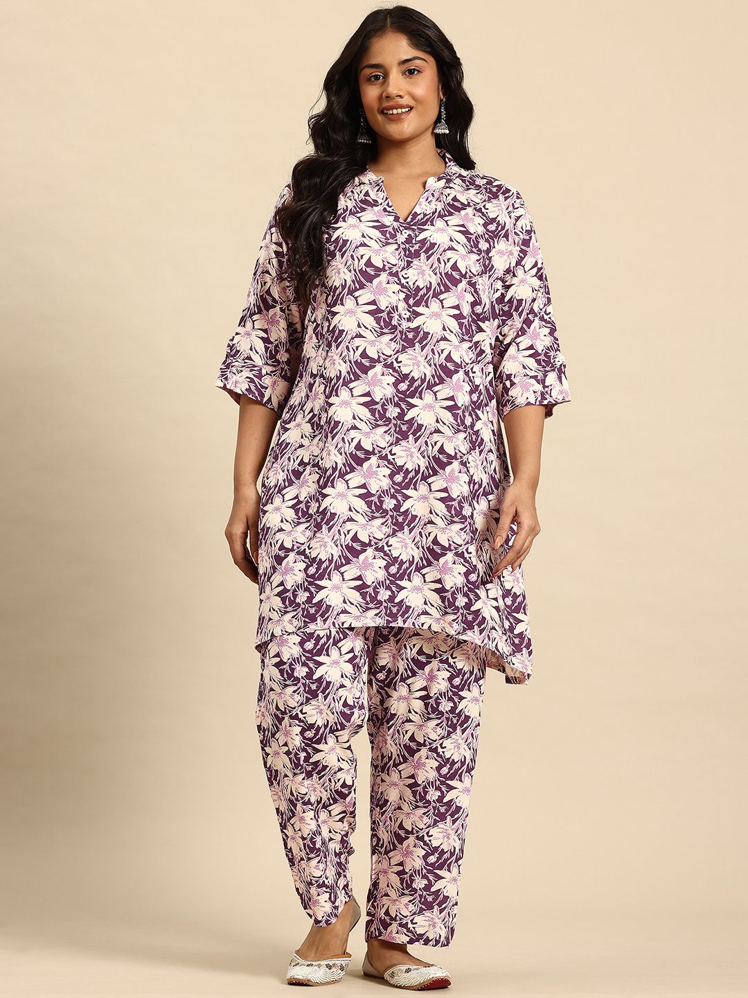Sia Ab Pehnegi Duniya Floral Printed Mandarin Collar A-Line Kurta with Trousers-picture-23
