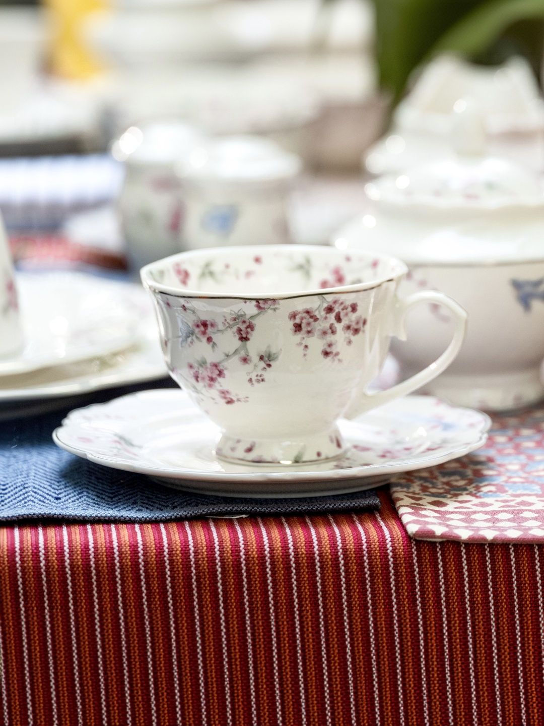 vigneto White Printed Porcelain Glossy Core Set of Cups and Mugs-image-23