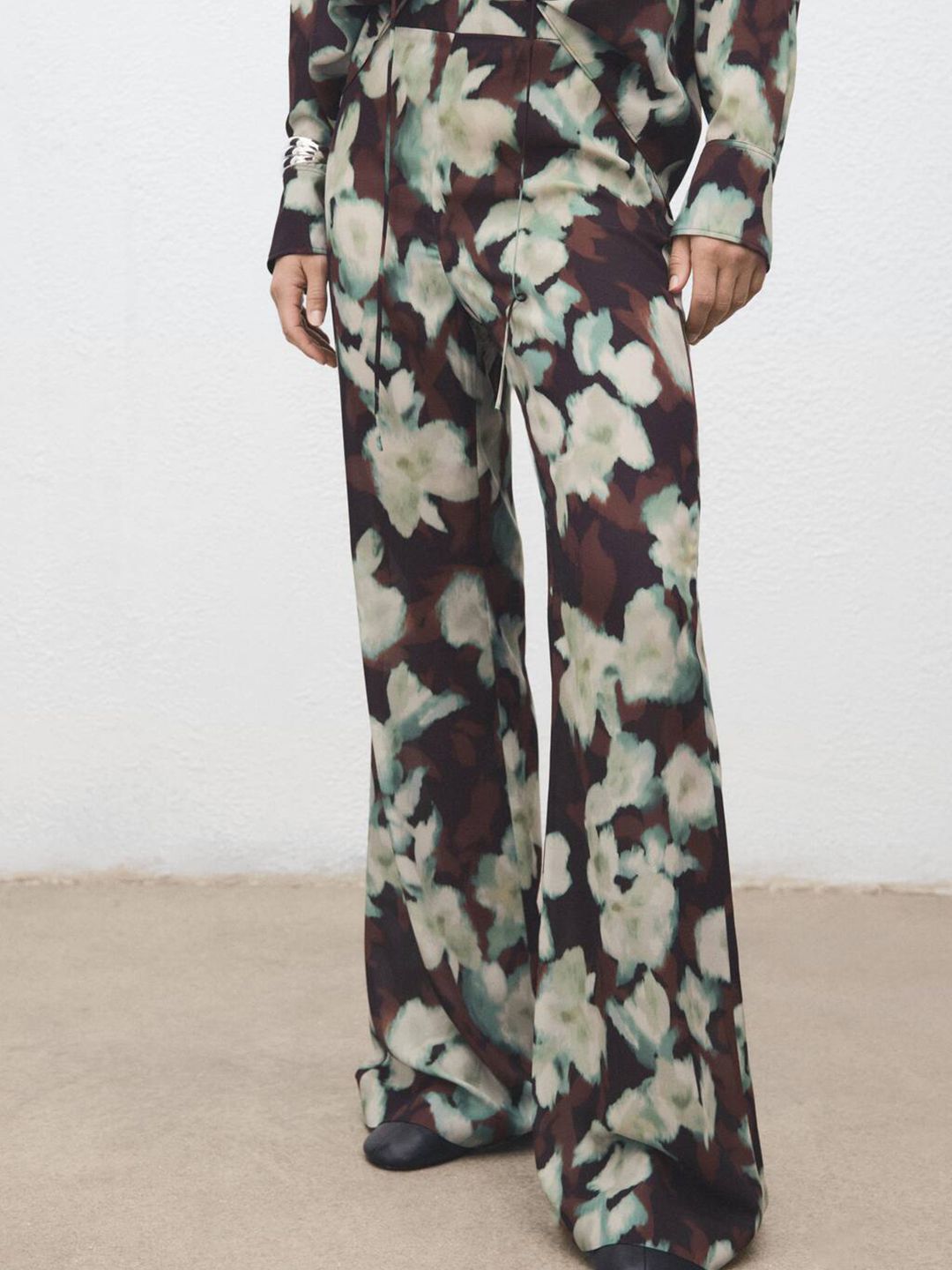 MANGO Women Floral Printed Mid-Rise Wide Leg Trousers-picture-24
