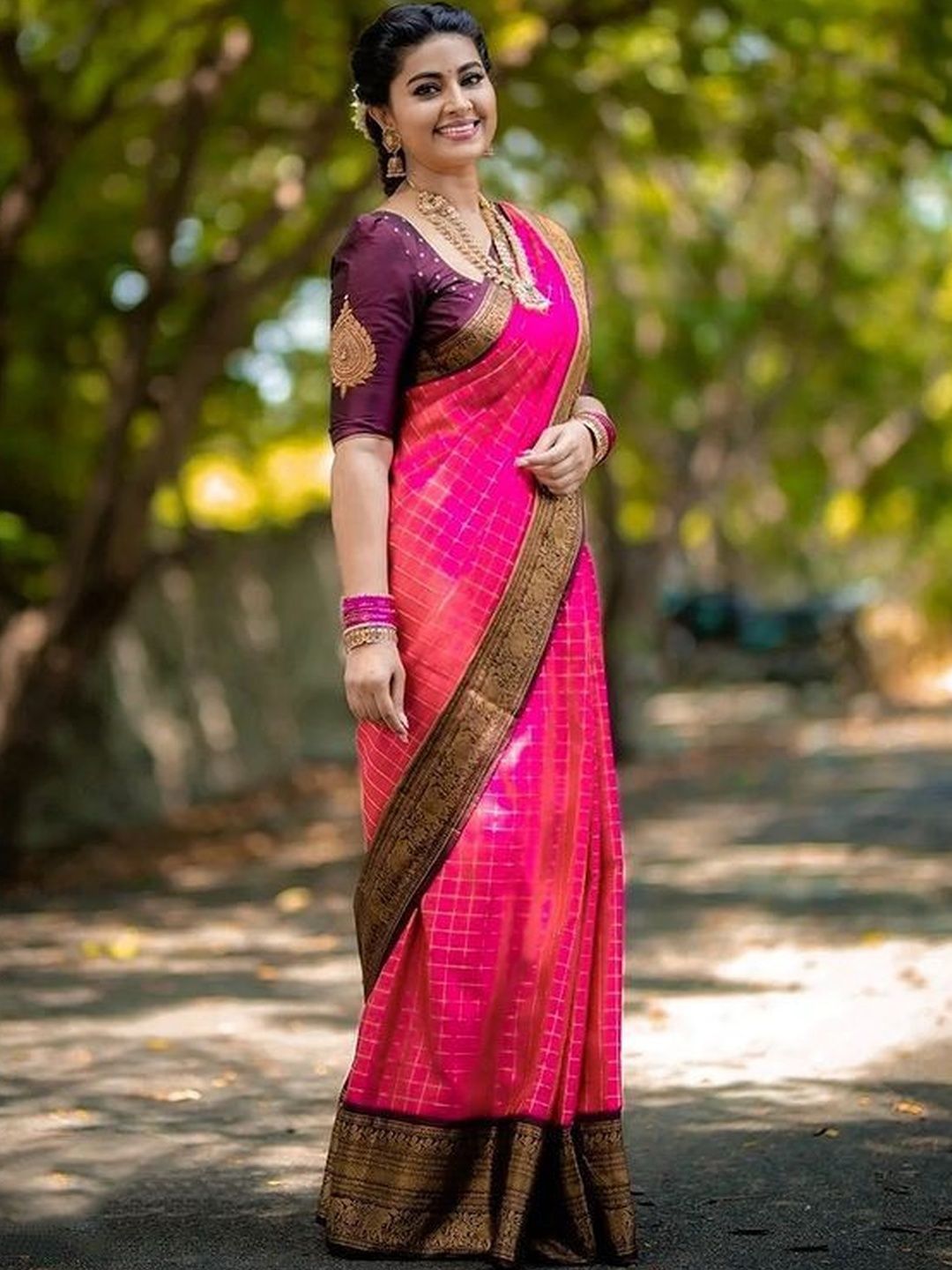 YAMUNE Checked Zari Art Silk Handloom Banarasi Saree-picture-35