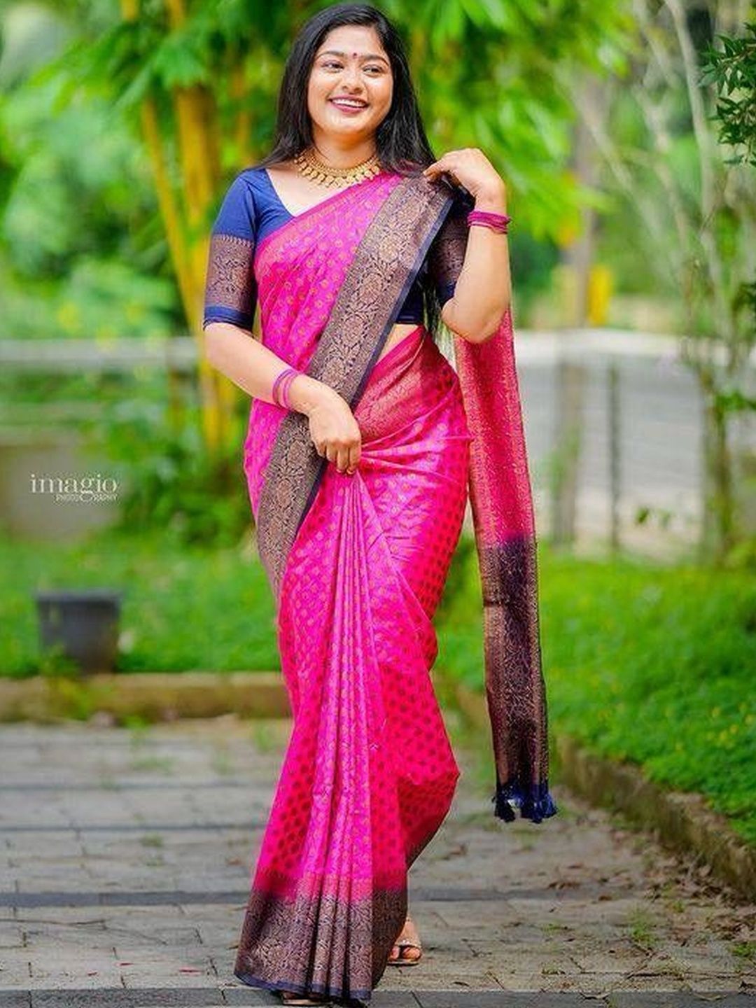 YAMUNE Woven Design Zari Art Silk Handloom Banarasi Saree-picture-21