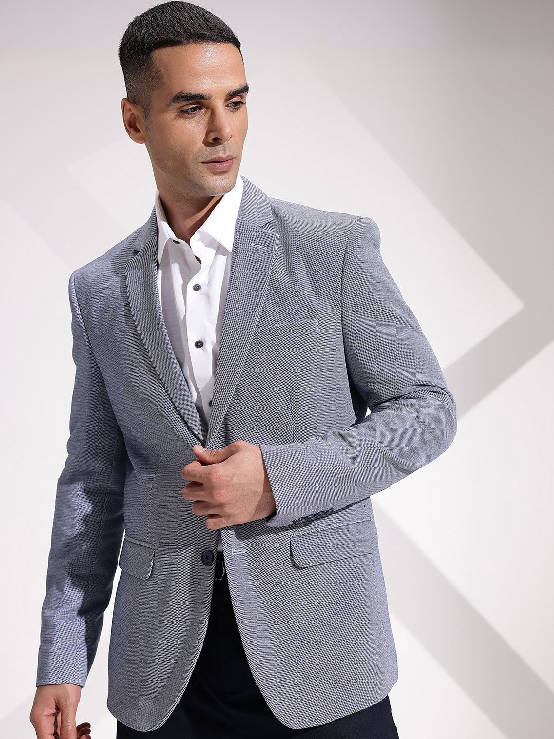 INVICTUS Slim Fit Textured Notched Lapel Collar Single-Breasted Formal Blazer-picture-52