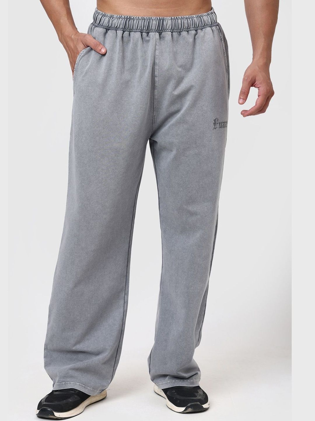 FUAARK Men Oversized Mid-Rise Track Pants-picture-24