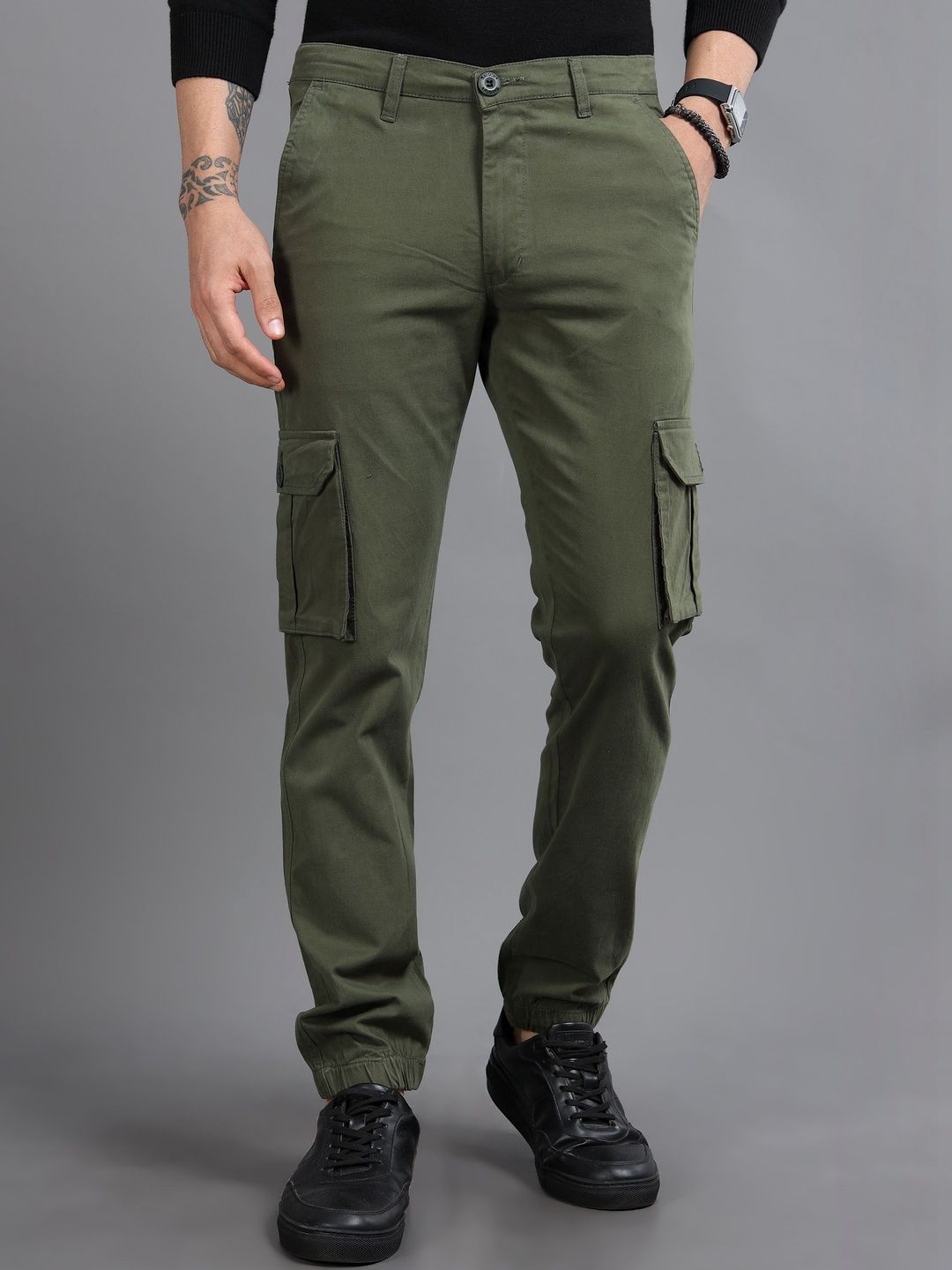The Roadster Lifestyle Co Men Mid-Rise Cargos Trousers-picture-40