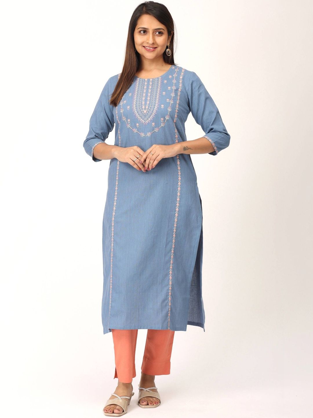 MAKEOVER FASHIONS Ethnic Motifs Embroidered Thread Work Thread Work Kurti-picture-51