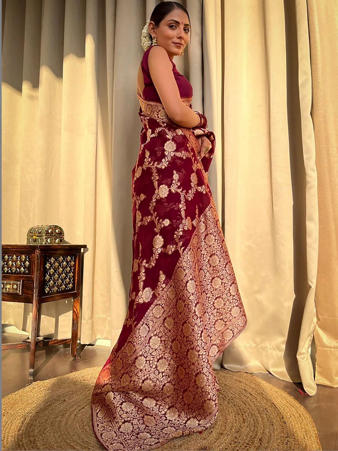 KALINI Floral Zari Silk Blend Banarasi Saree-picture-17