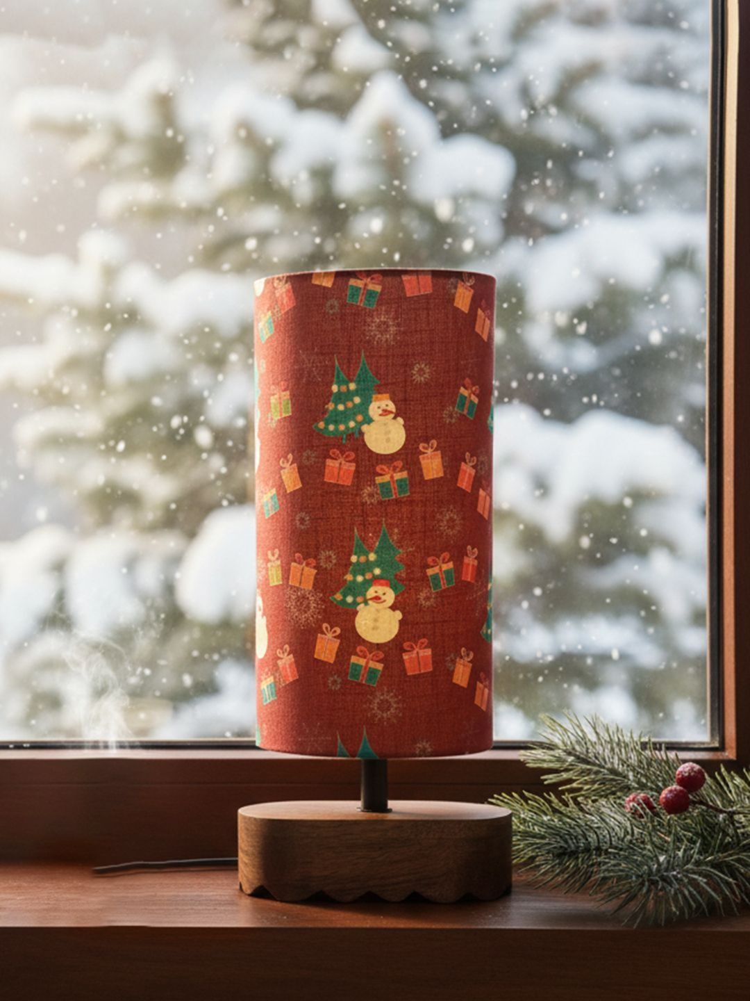 ExclusiveLane 'Christmas Eve Charm' Mango Wood Decorative Table Lamp-picture-14