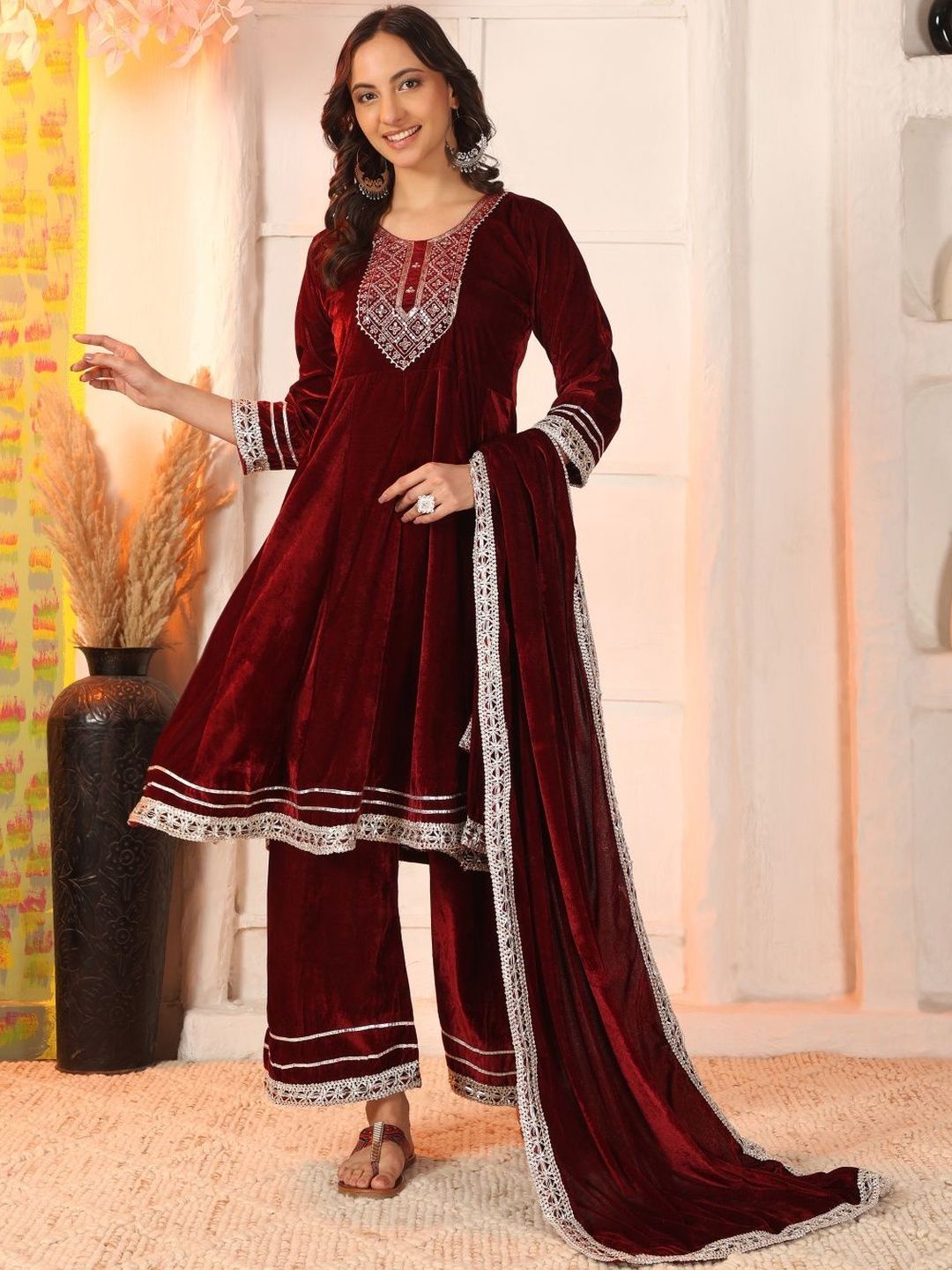 DIVASTRI Women Ethnic Motifs Embroidered Panelled Sequinned Velvet Kurta with Palazzos & With Dupatta-picture-12
