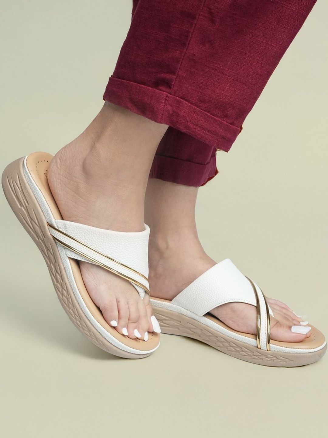 Monrow Women Textured Open Toe Flats-picture-40