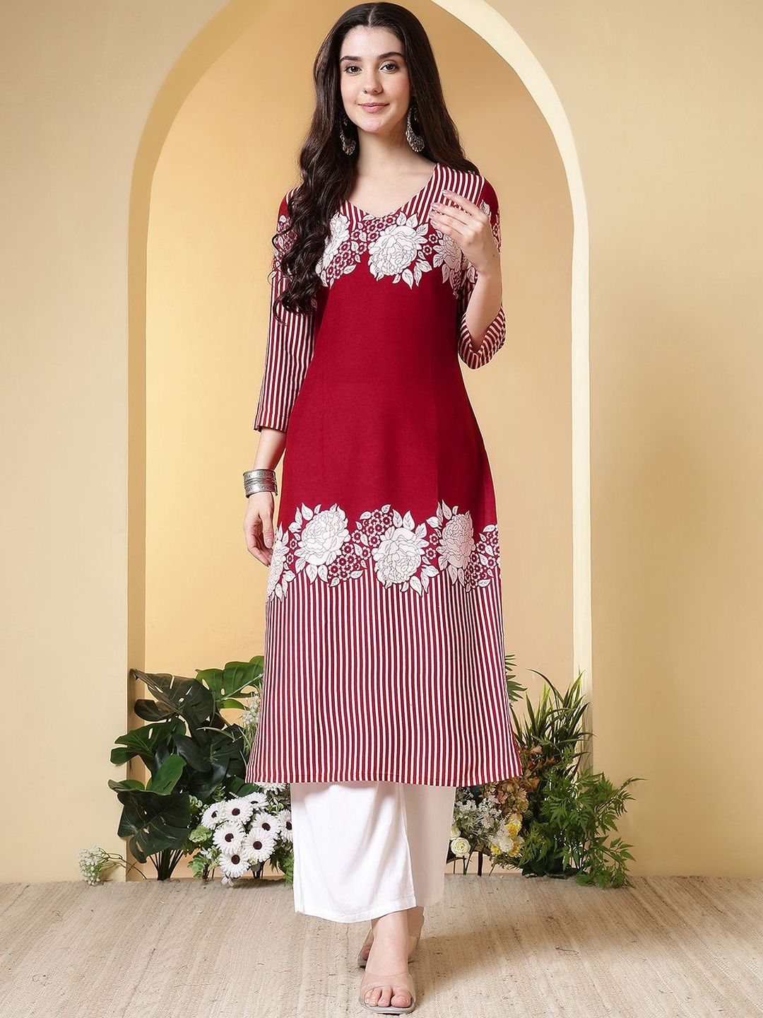 AMOUS Women Floral Printed V-Neck Kurti-picture-12