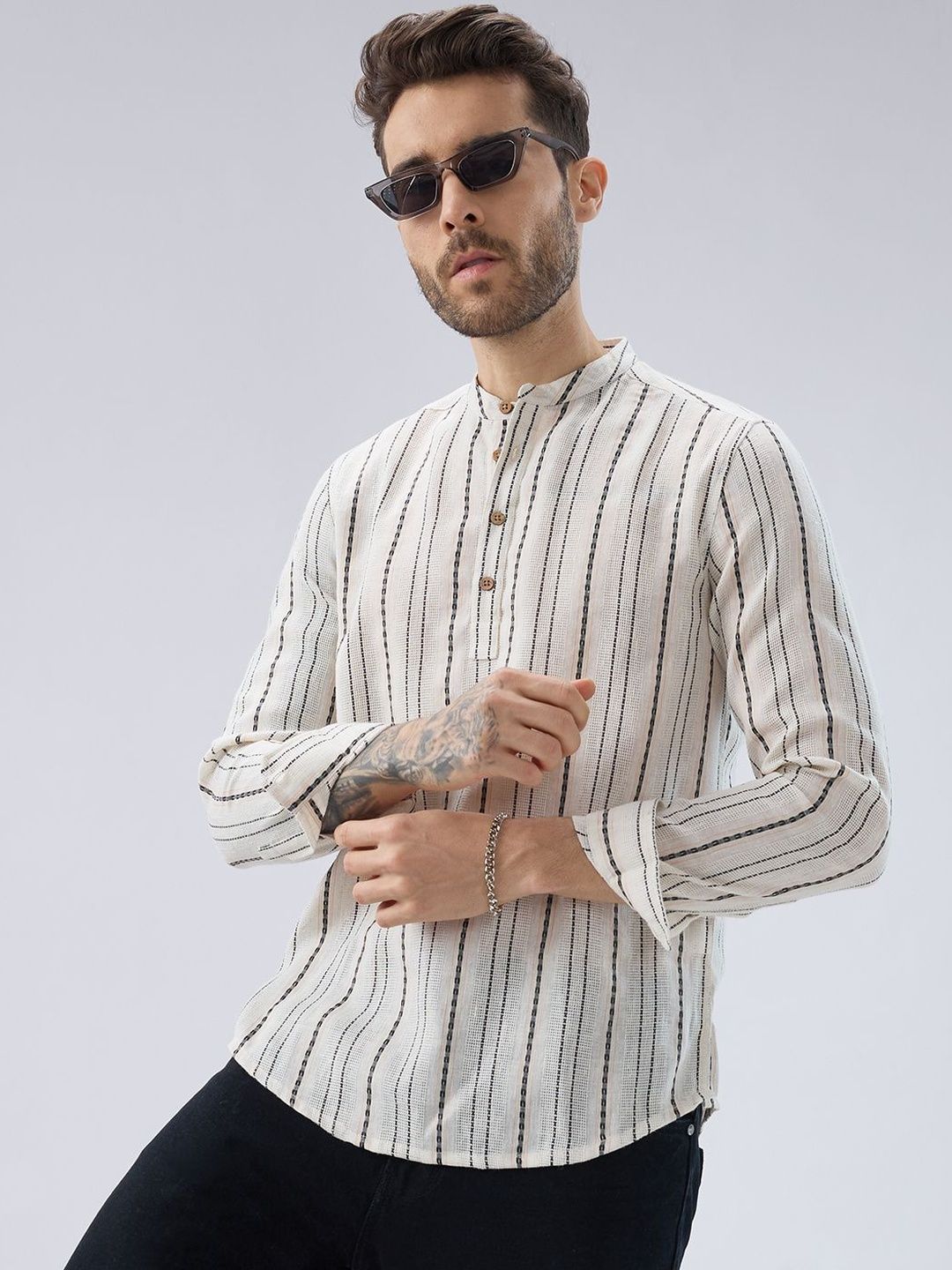 VASTRADO Men Thread Work Jacquard Kurta-picture-11