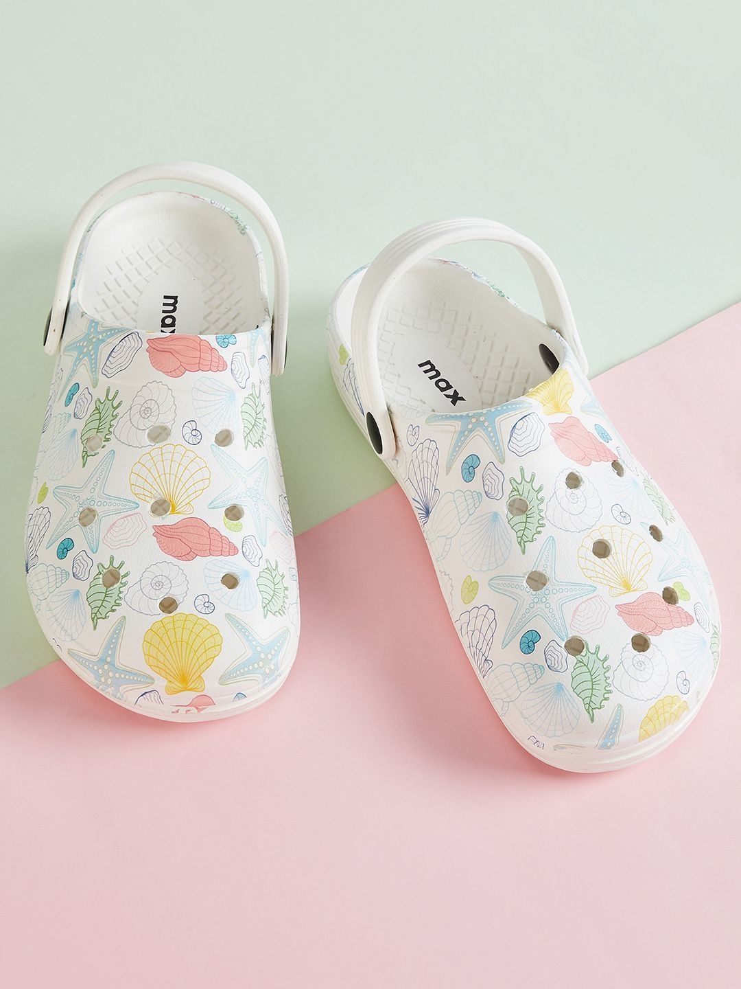 max Girls Printed Clogs