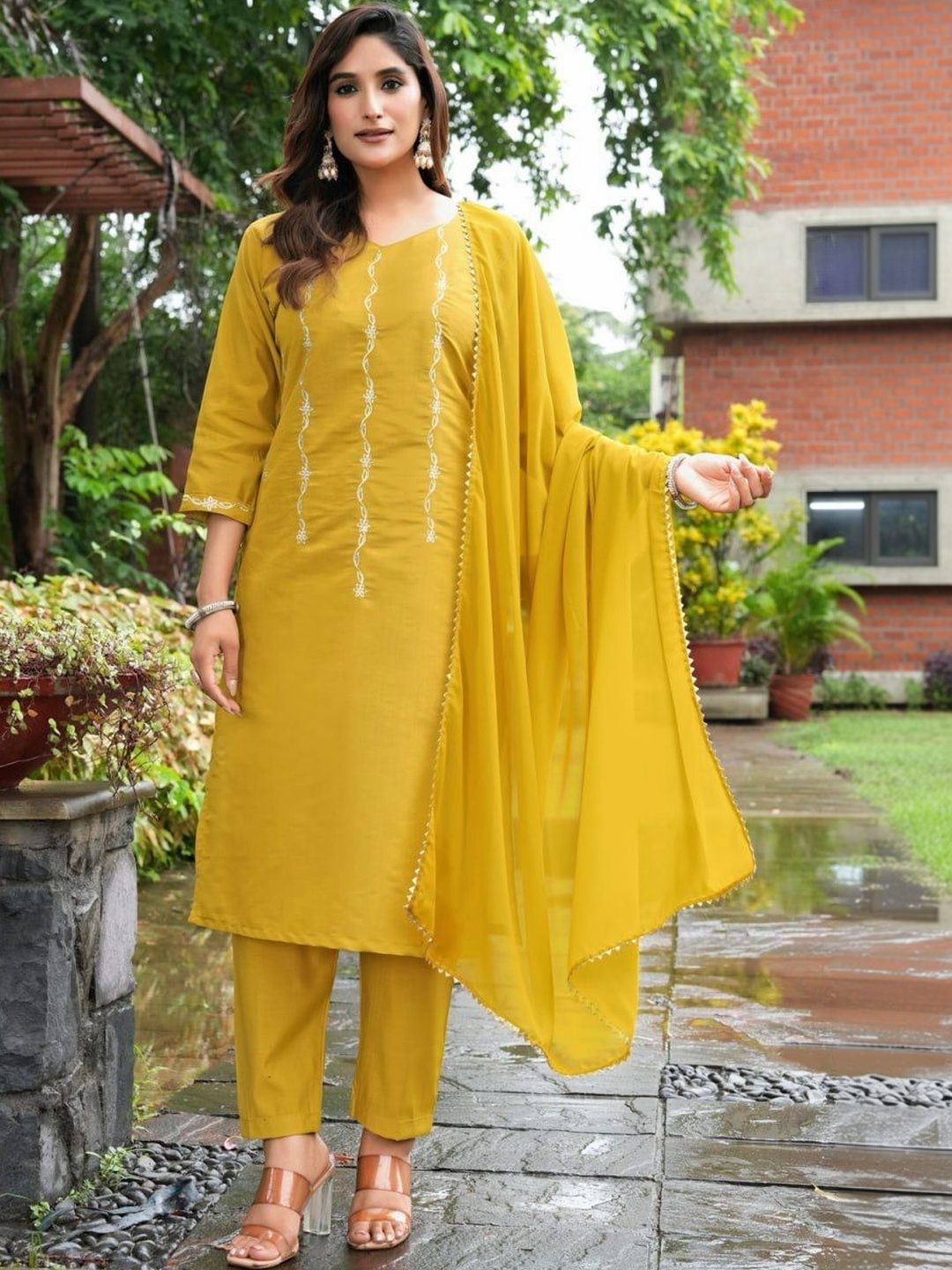 YAMUNE Women Ethnic Motifs Embroidered Regular Thread Work Kurta with Trousers & With Dupatta-picture-17