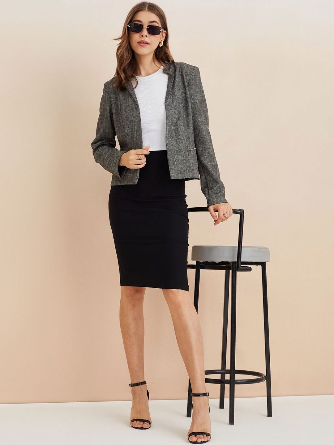 Latin Quarters Women Spread Collar Crop Overcoat-picture-40