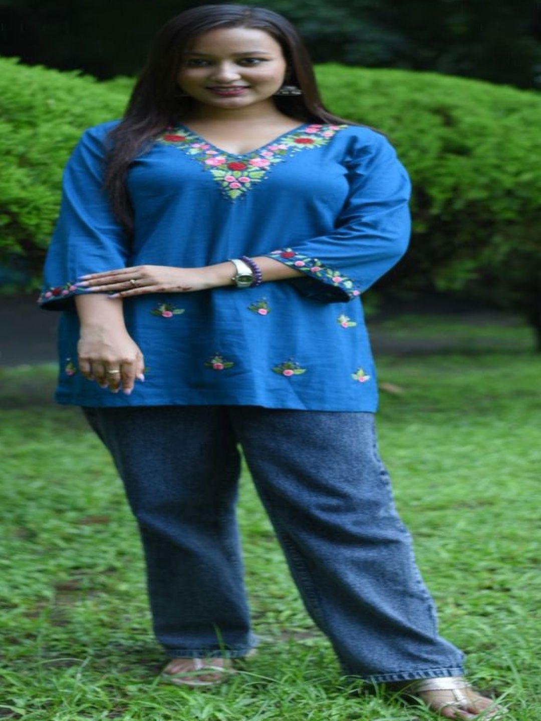 CHICLY CALCUTTA Floral Embroidered V-Neck Thread Work Pure Cotton Thread Work Kurti-picture-33