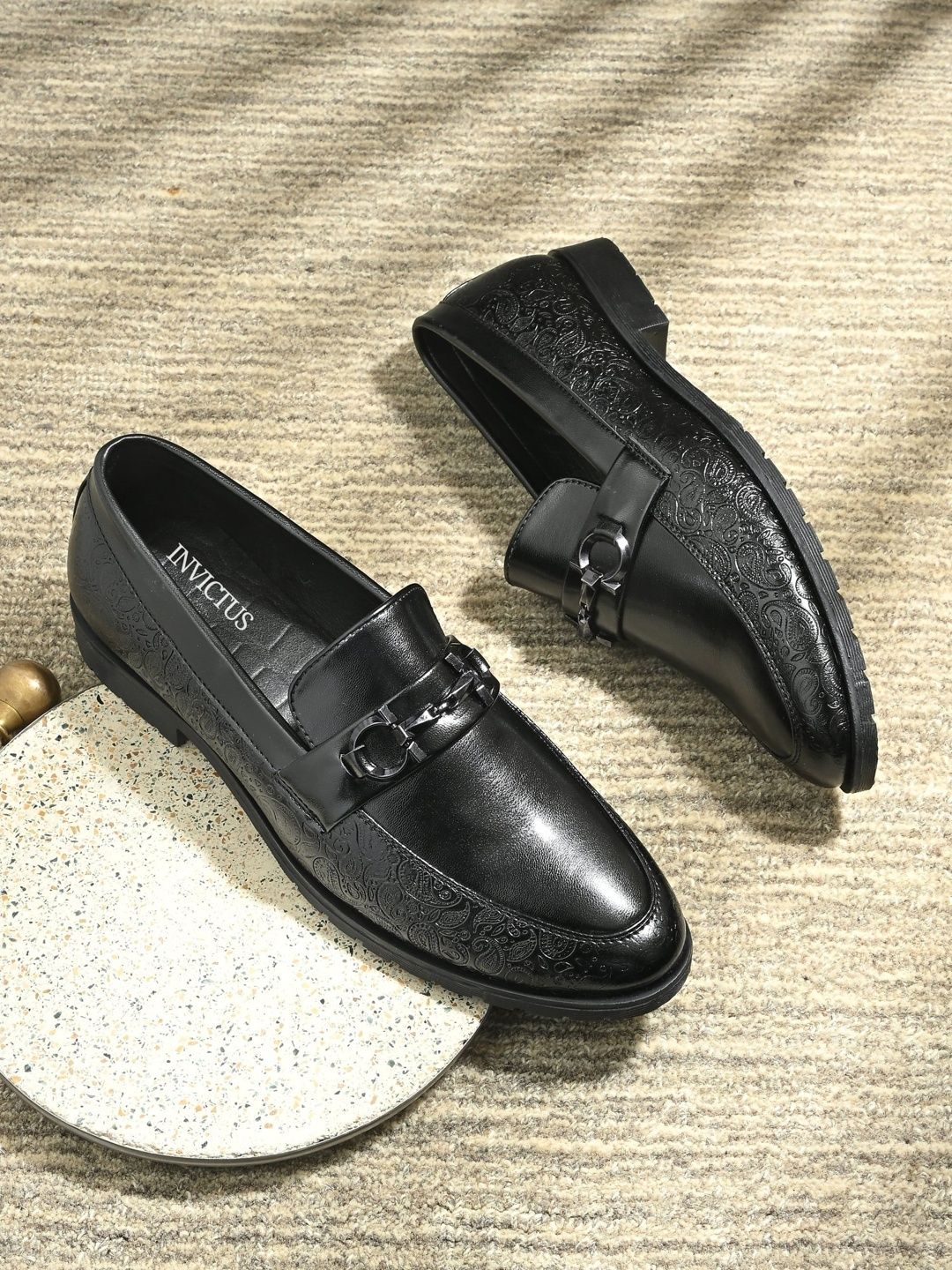 INVICTUS Men Textured Formal Loafer-image-39