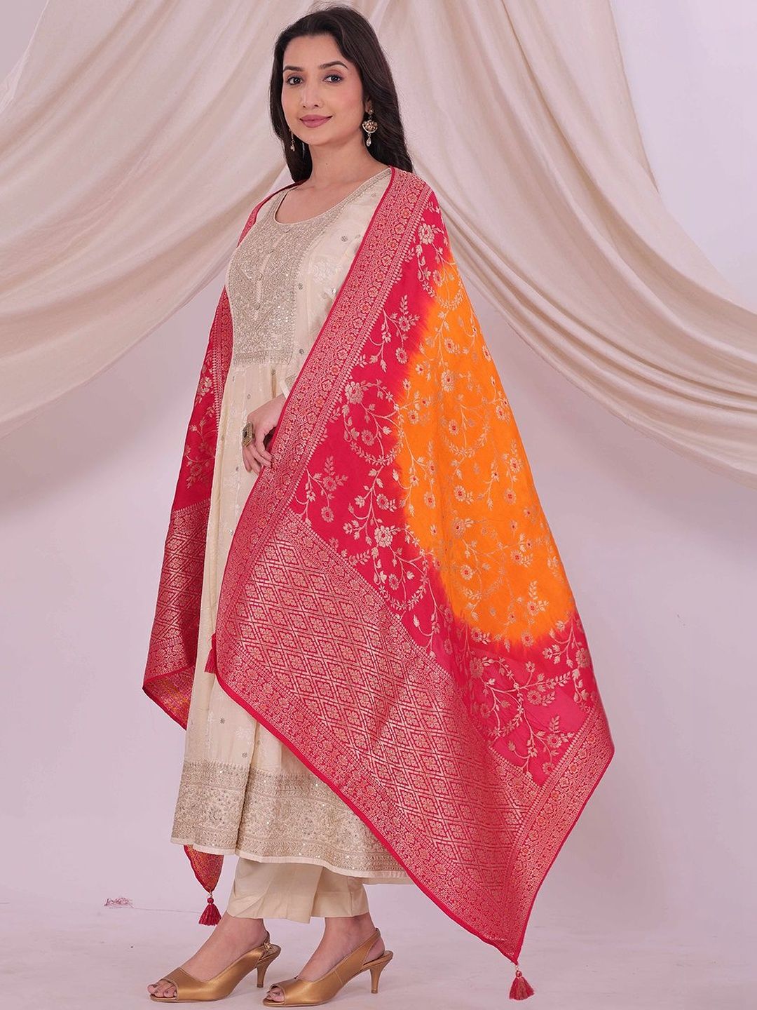 Desibutik Woven Design Dupatta-picture-39