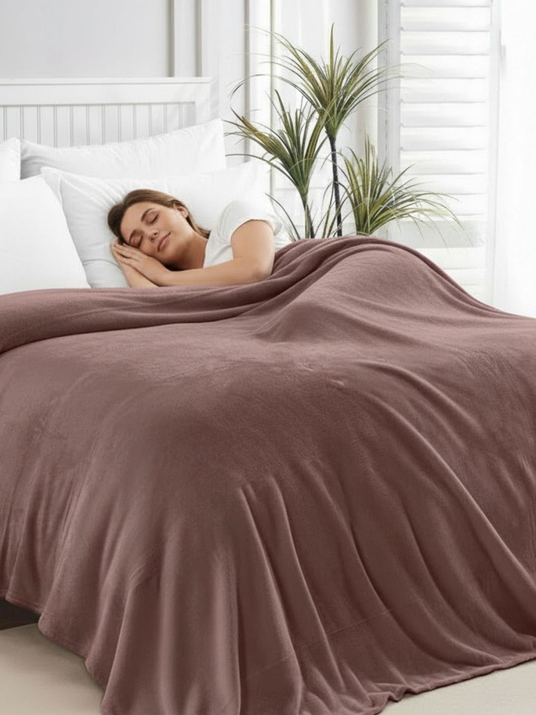 haus & kinder Bronze-Toned AC Room Blanket-image-37