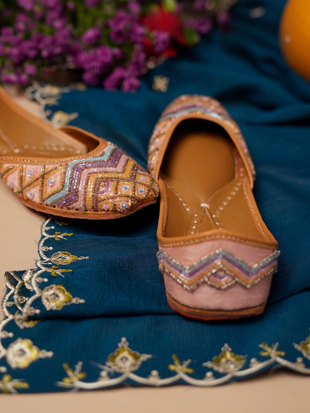 Rosabelle Women Embellished Party Mojaris Flats-picture-55