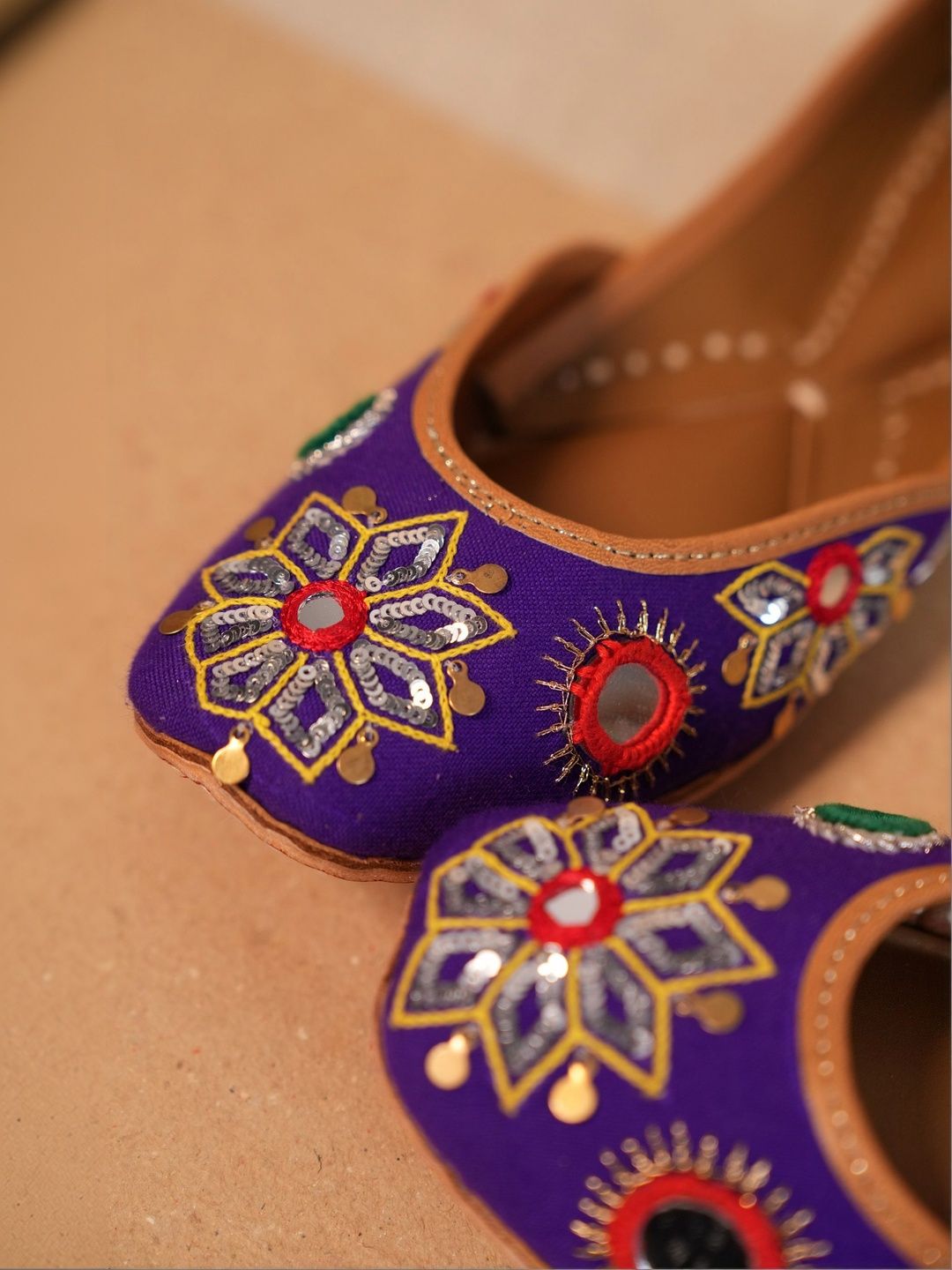 Rosabelle Women Embellished Party Mojaris Flats-picture-49
