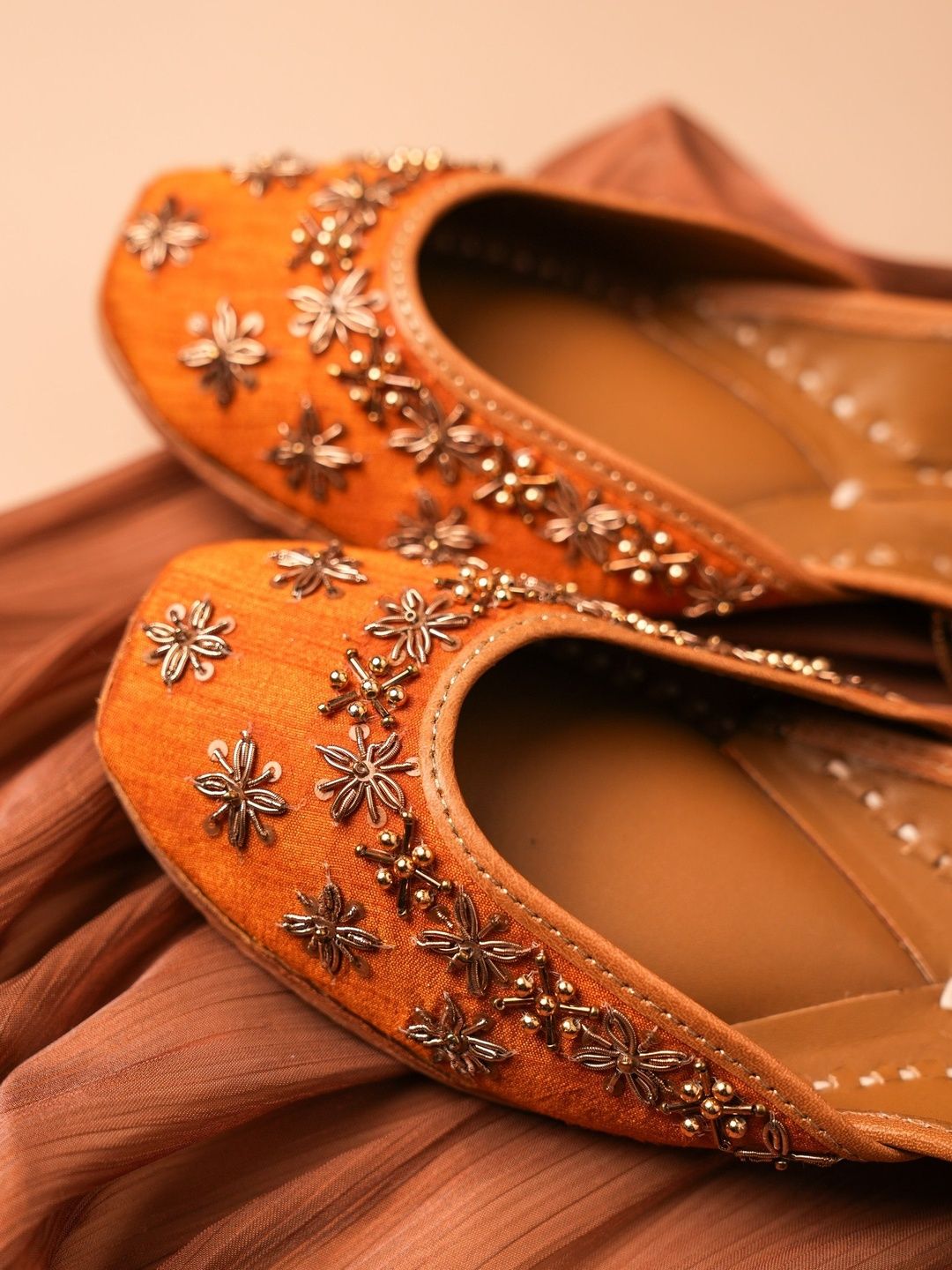 Rosabelle Women Embellished Party Mojaris Flats-picture-40
