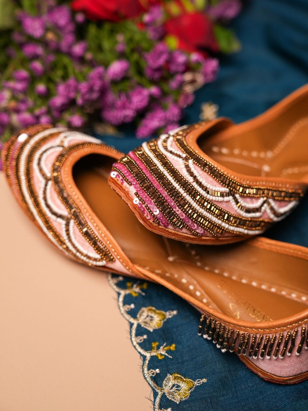 Rosabelle Women Embellished Party Mojaris Flats-picture-36