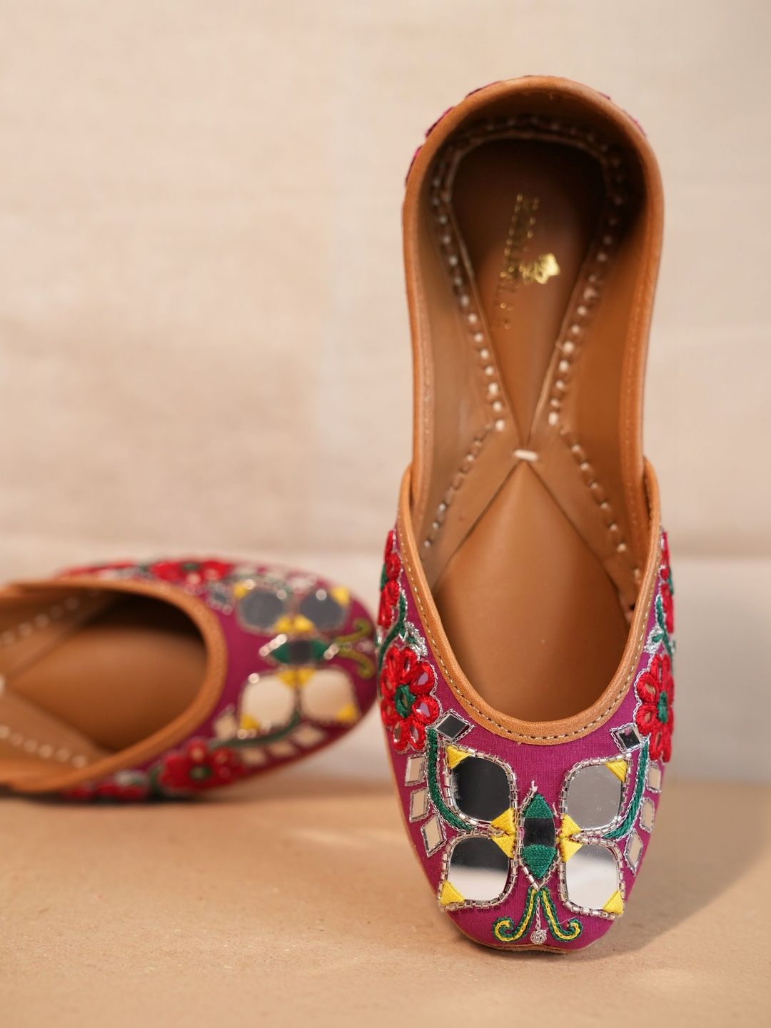 Rosabelle Women Embellished Party Mojaris Flats-picture-54