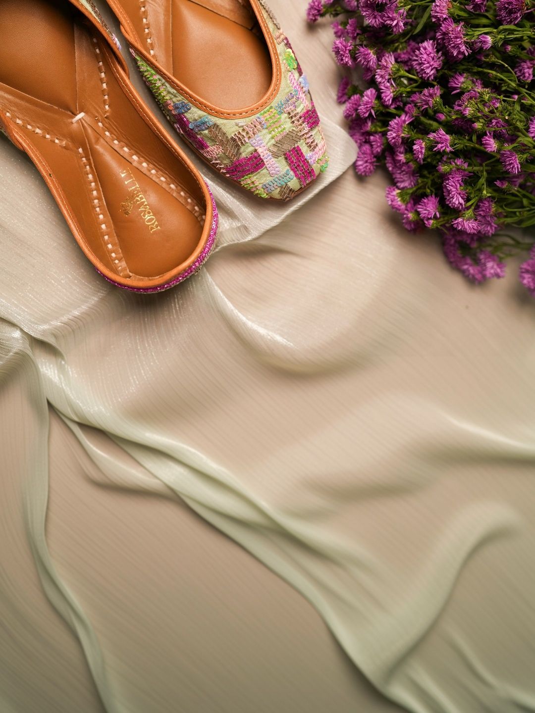 Rosabelle Women Embellished Party Mojaris Flats-picture-26