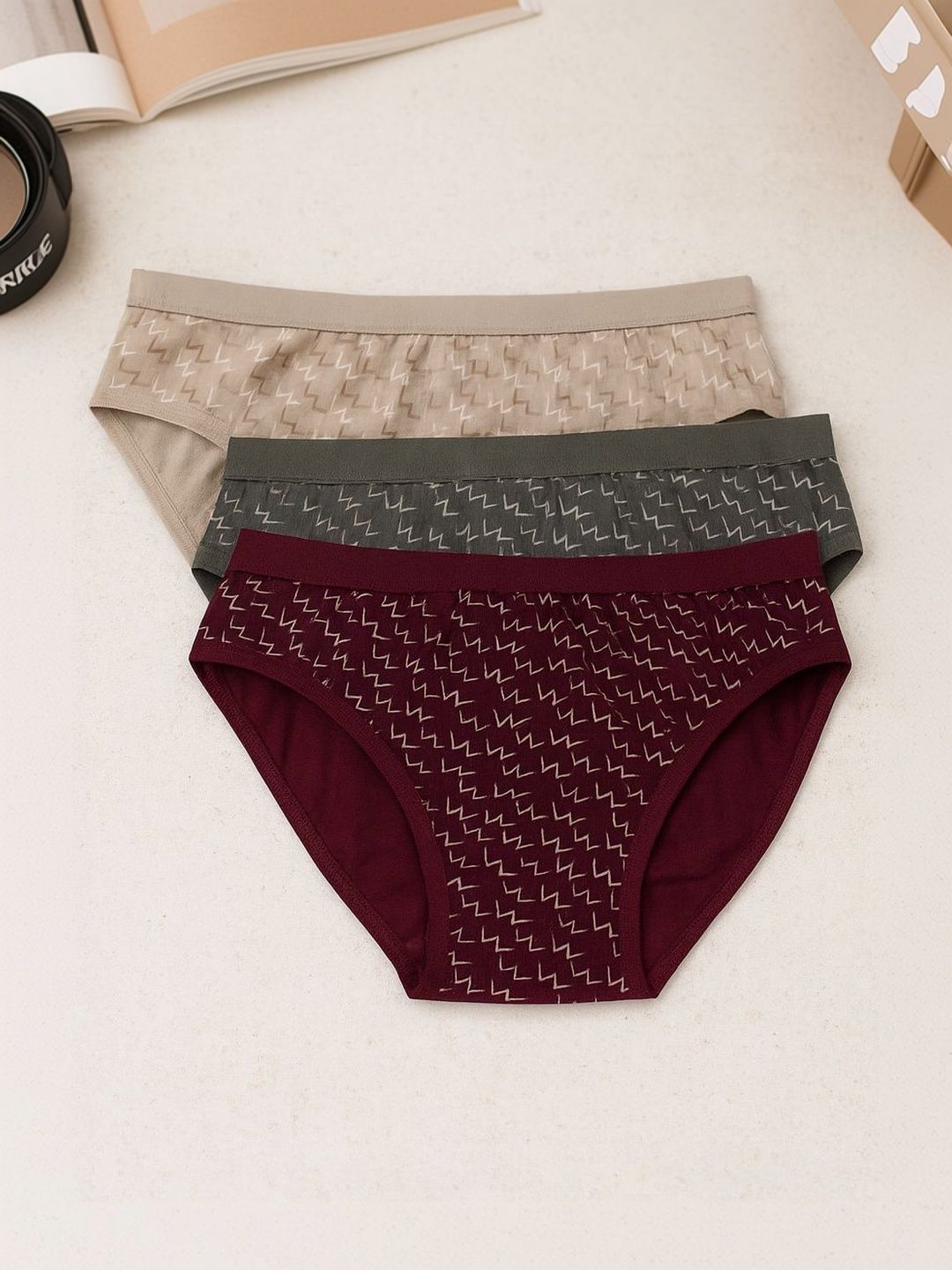 FiveFlag Pack Of 3 Printed Mid-Rise Hipster Briefs-picture-6