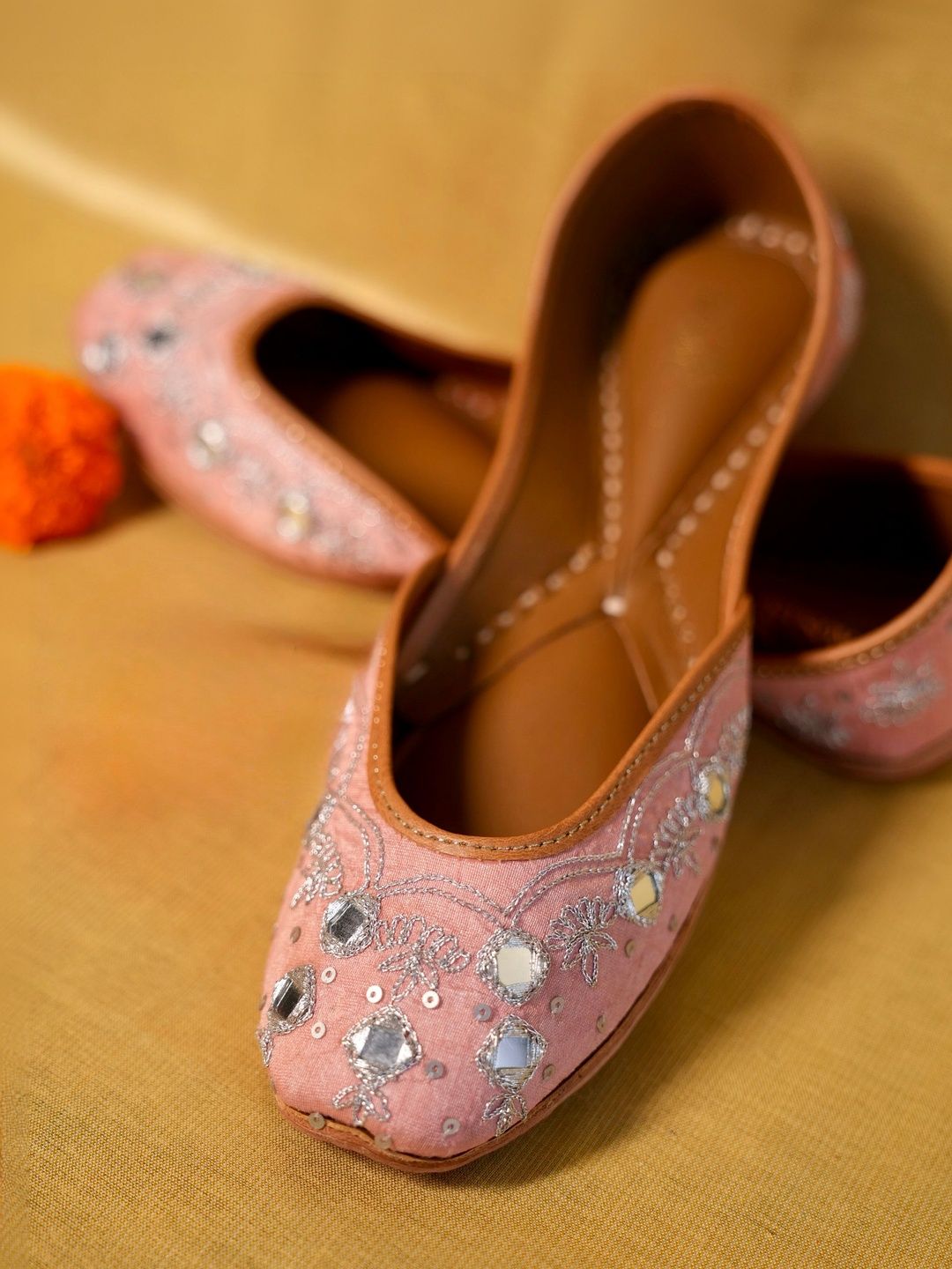 Rosabelle Women Embellished Party Mojaris Flats-picture-28