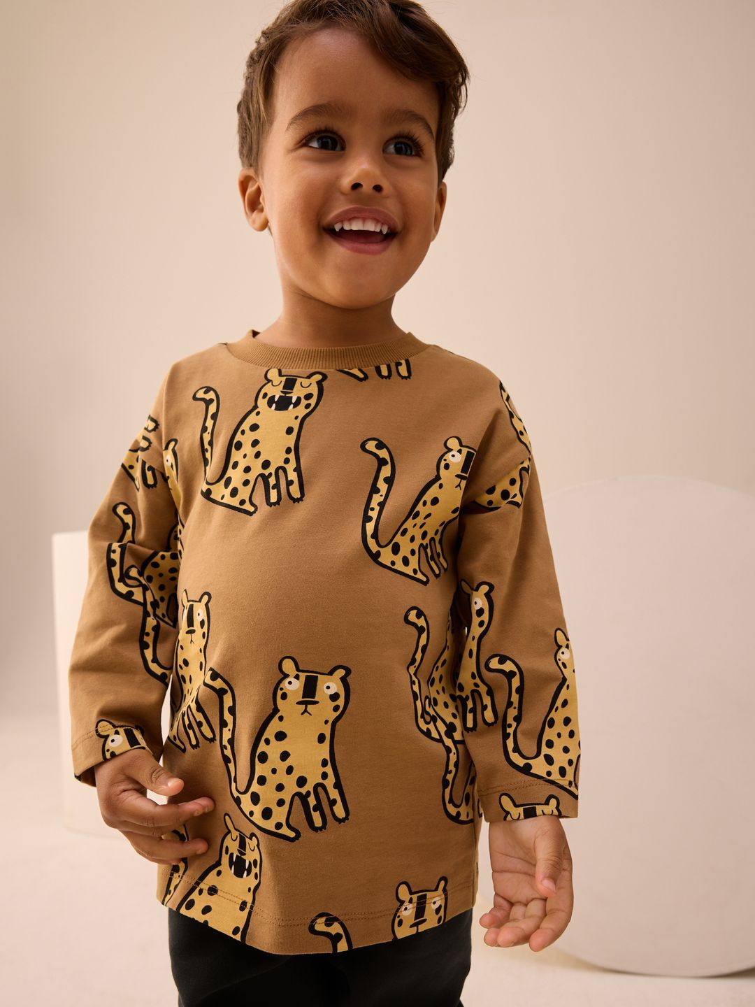 NEXT Boys Printed T-shirt with Joggers-picture-26