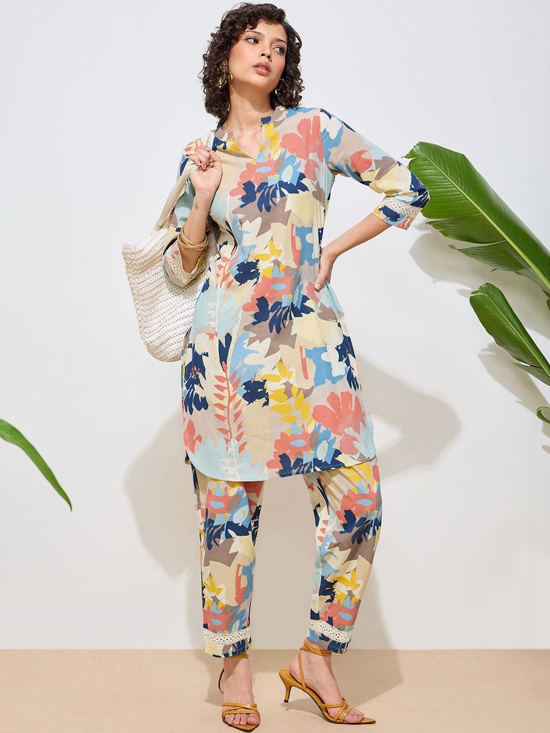 Saanjh Printed V-Neck Tunic & Trousers Co-Ords-picture-40