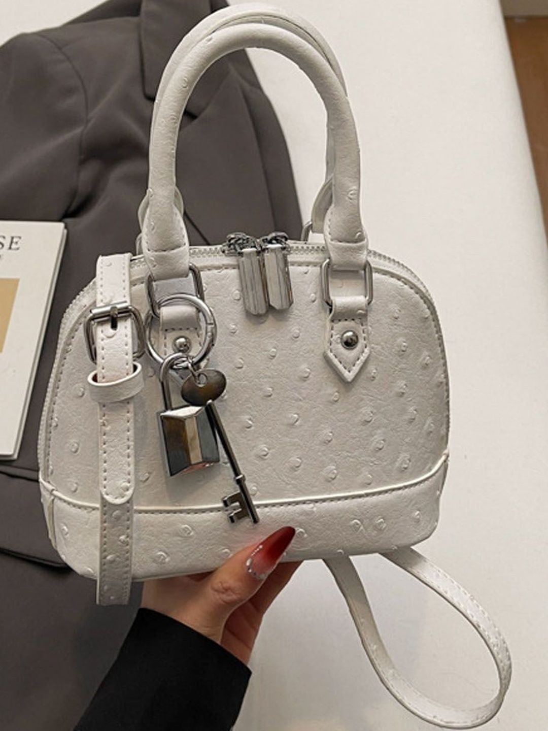 StyleCast PU Bucket Handheld Bag-picture-10