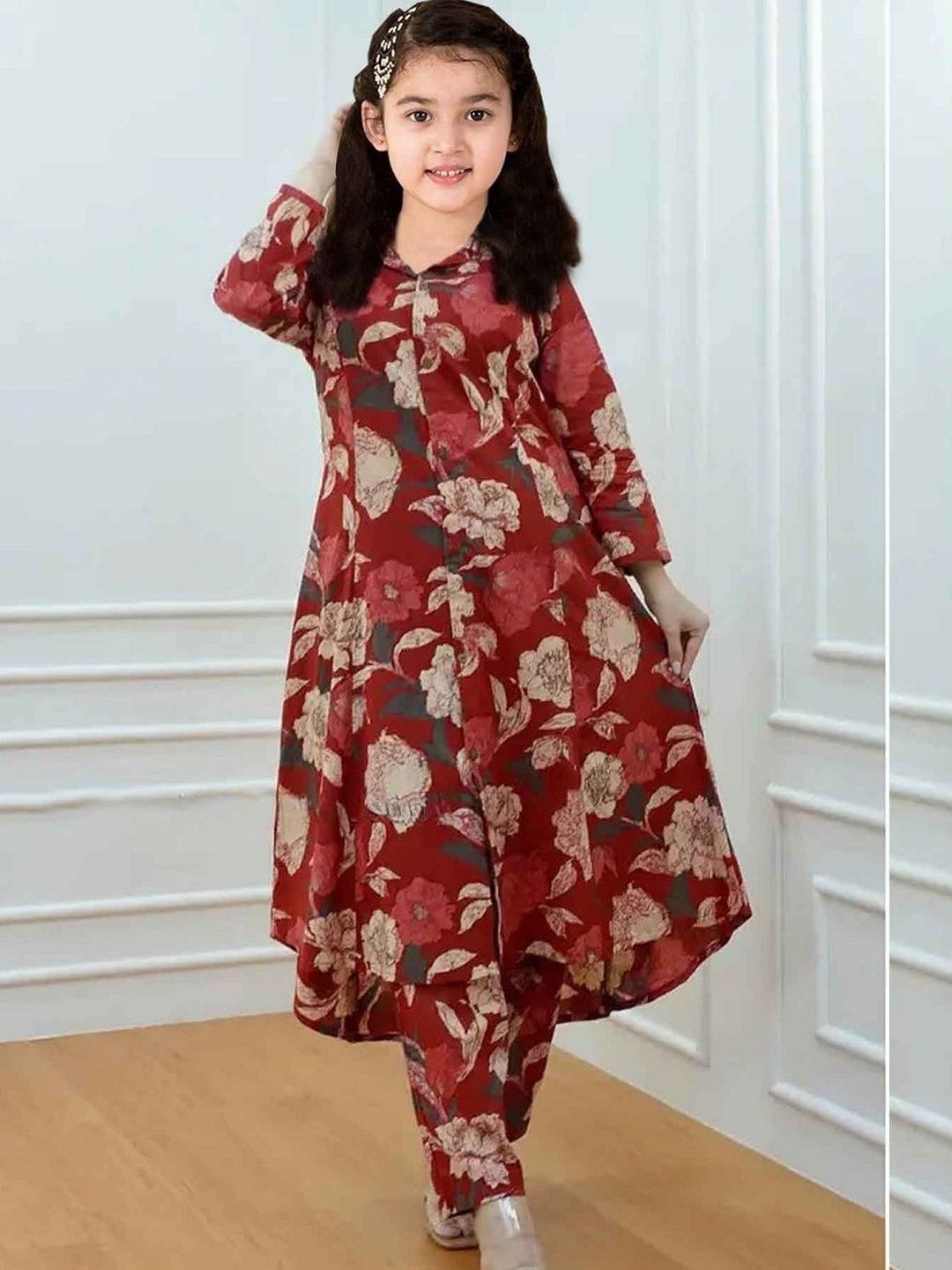 Vetrokart Girls Floral Printed Regular Kurta with Trousers