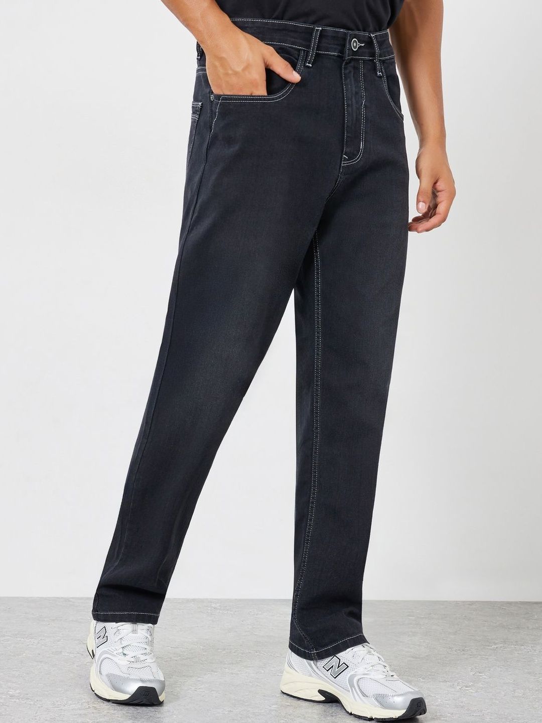 Styli Men Relaxed Fit Mid-Rise Light Fade Jeans-picture-28