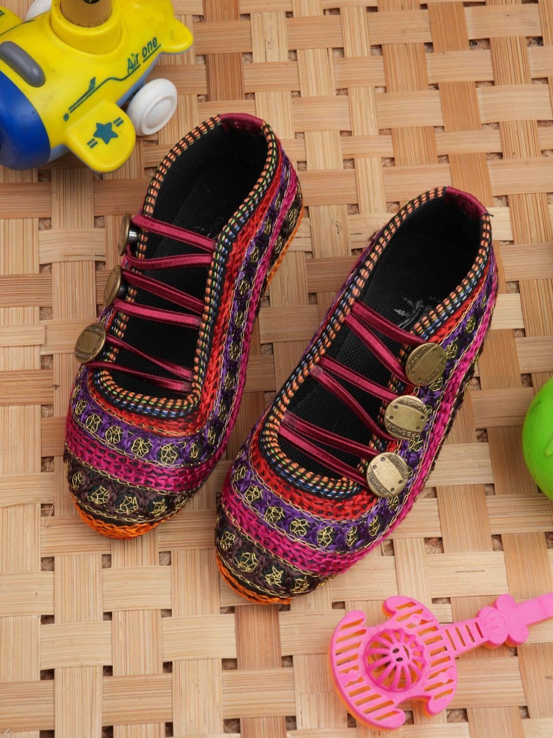 YK Girls Embellished Fashion Flats-image-12