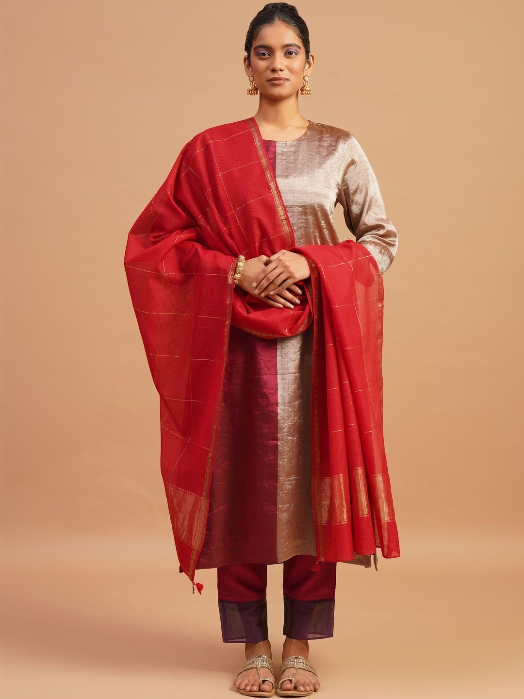 JAYPORE Checked Woven Design Cotton Zari Dupatta with Tasselled Border-image-12