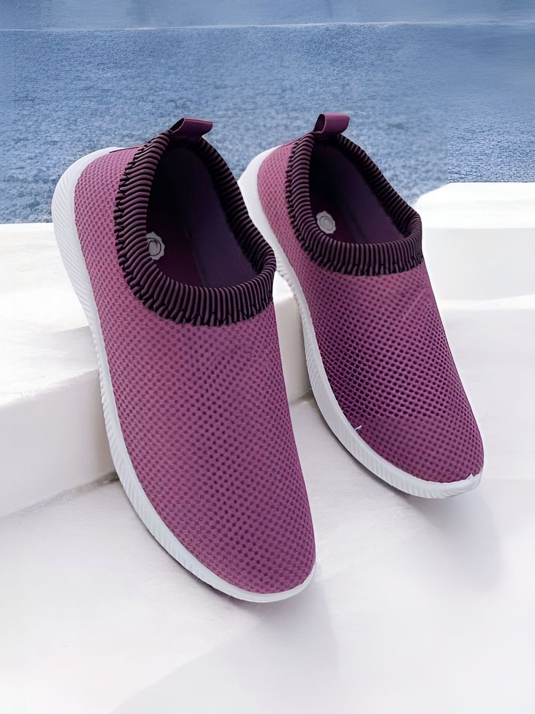 FABBMATE Women Textured Slip-On Sneakers-image-3