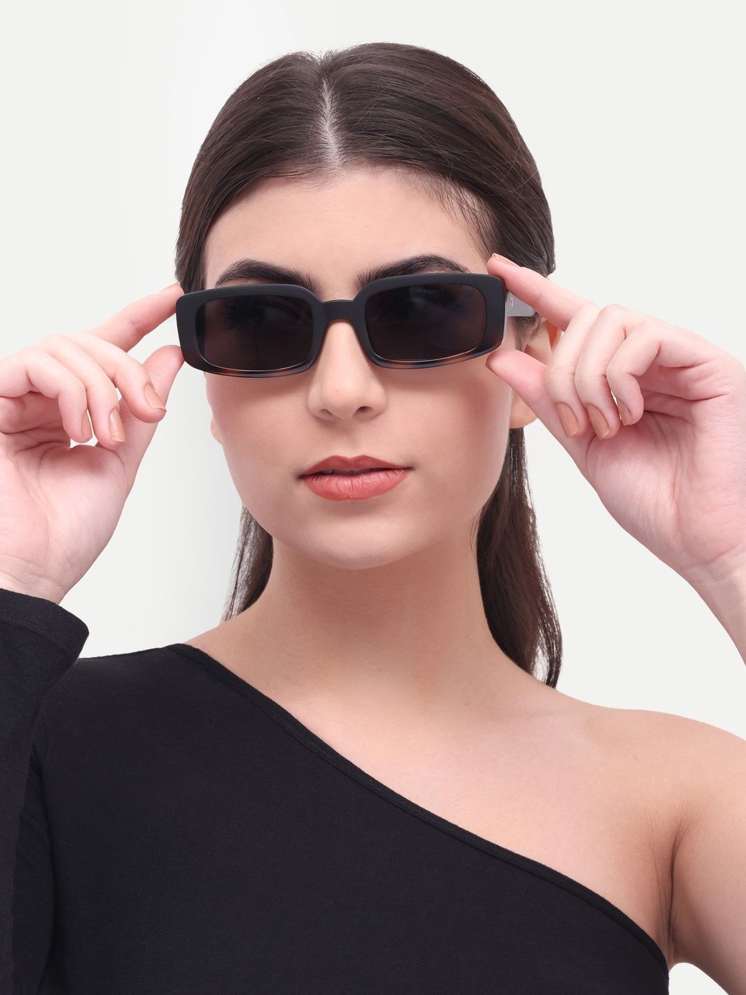 HAMILTANO WINSTON Women Black Lens & Black Rectangle Sunglasses with-picture-24