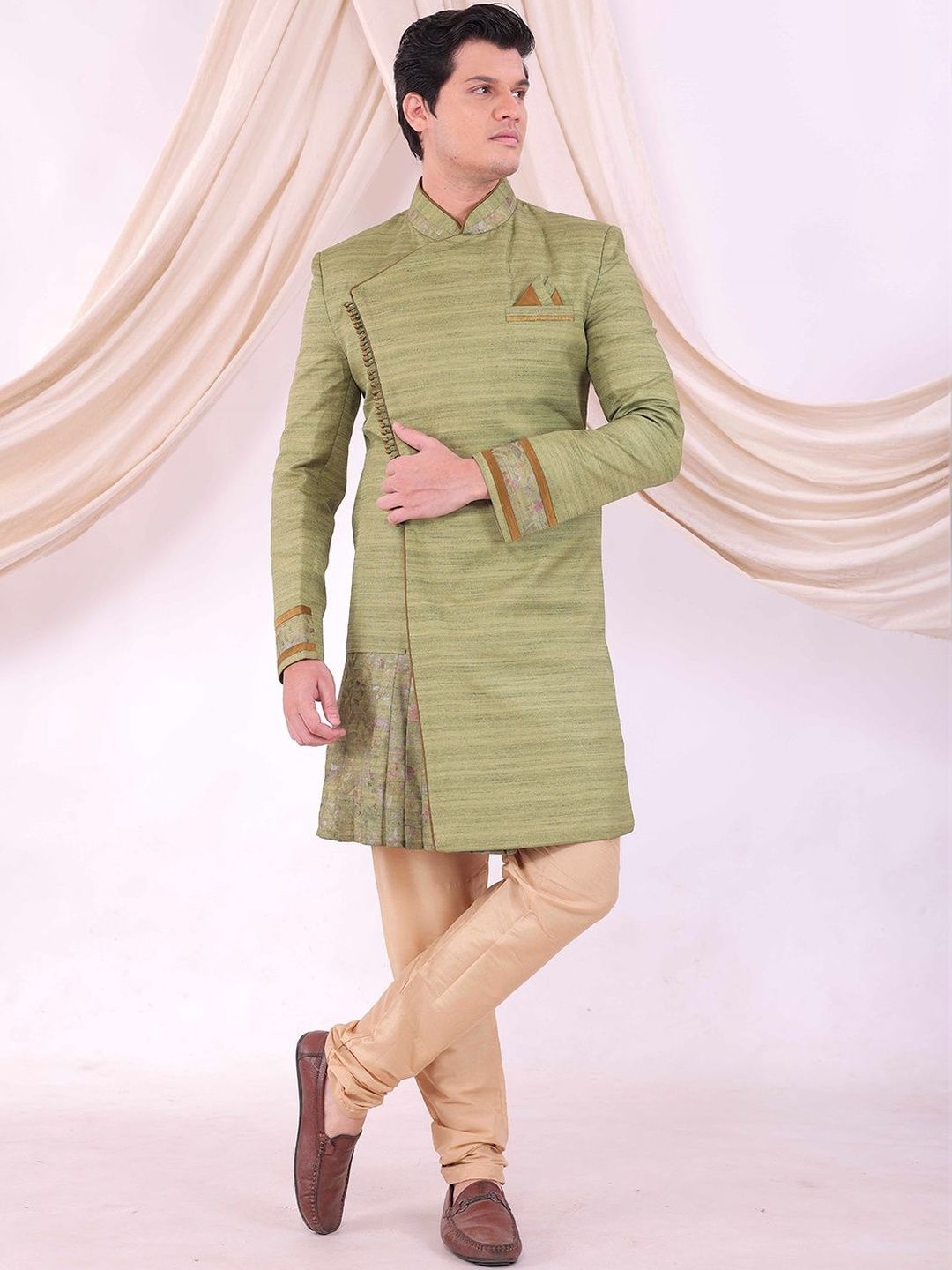 Desibutik Embroidered MandarinCollar Sherwani-image-17