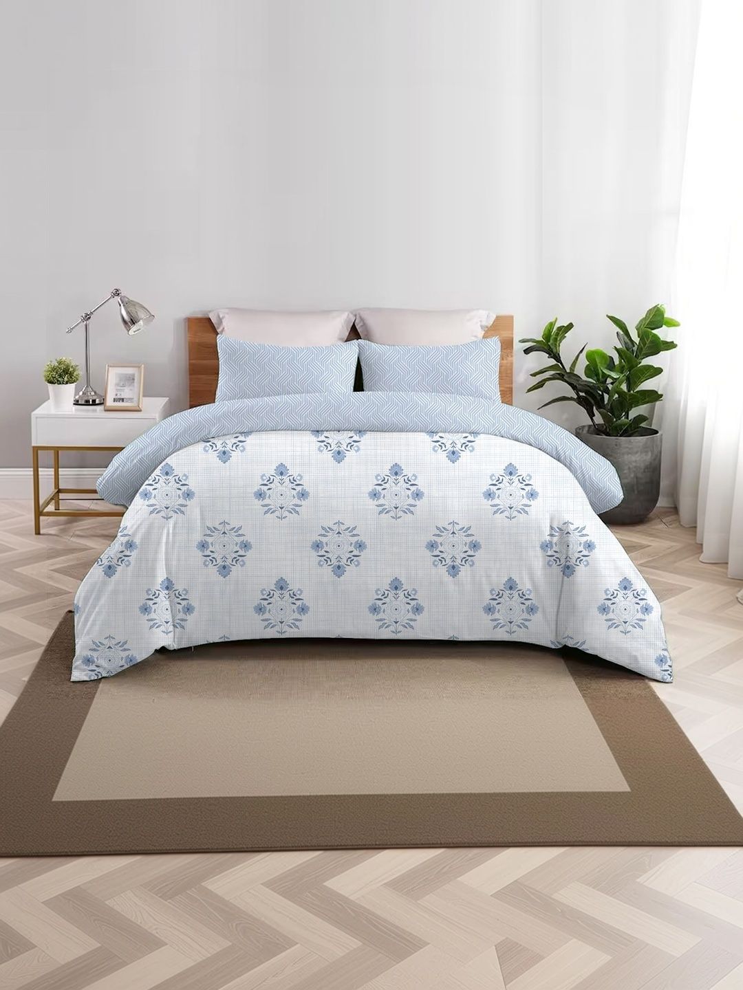 Sleeping Owls Blue & White Floral Heavy Winter 400 GSM Comforter-image-33