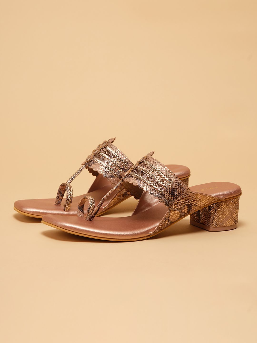 ERIDANI Textured Block Sandals-picture-13