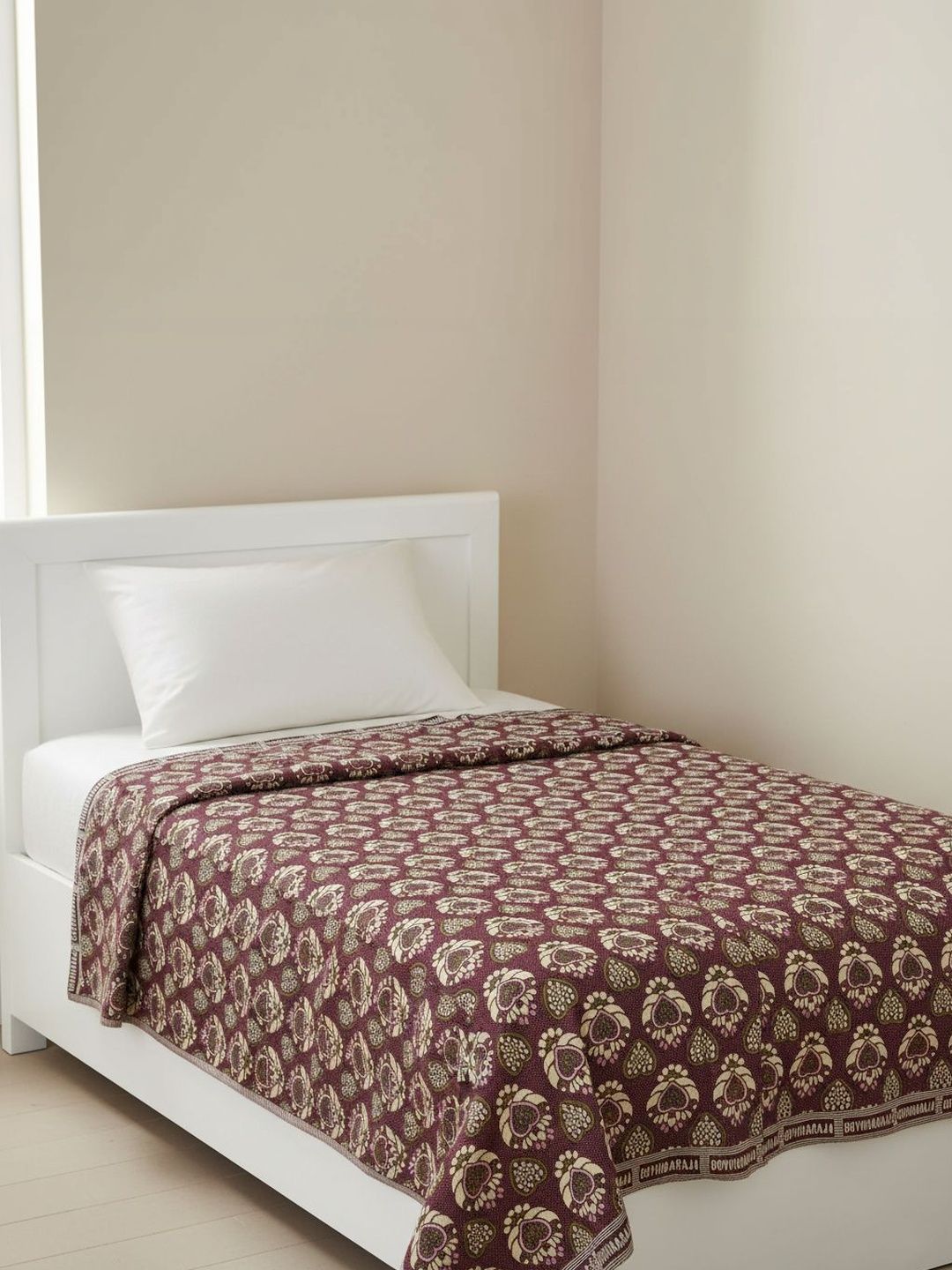 TUNI MANI Red & Maroon Ethnic Motifs AC Room 300 GSM Blanket-image-43