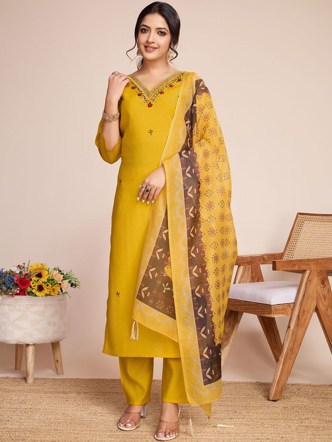 ZIMI LIFESTYLE Women Ethnic Motifs Embroidered Regular Thread Work Kurta with Trousers & With Dupatta-picture-35