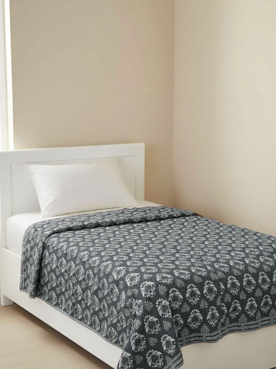 TUNI MANI Maroon AC Room 300 GSM Blanket-image-26