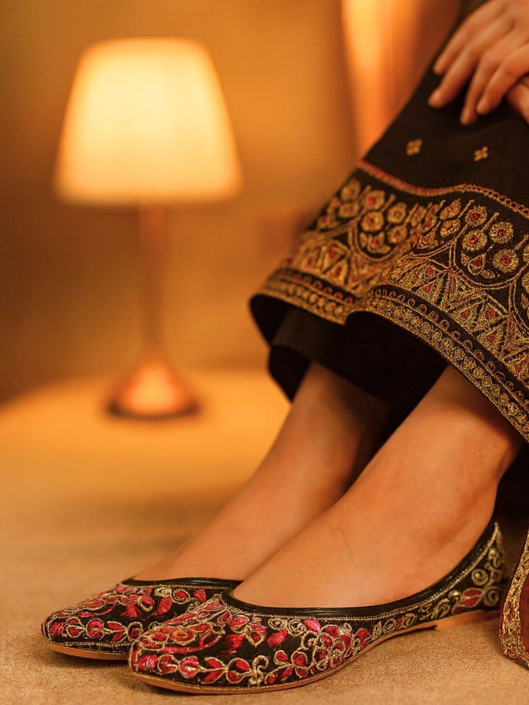 Anouk Women Embellished Ethnic Mojaris with Embroidered Flats-picture-29